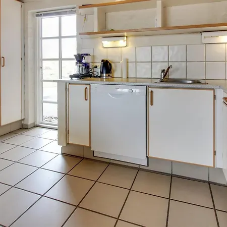 Skuli - 200m From The Sea By Interhome Feriehus *